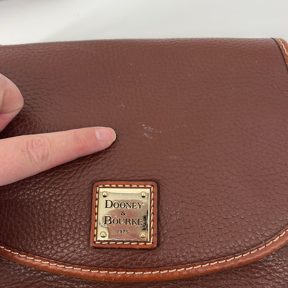 Dooney & Bourke Pebble Grain Saddle Bag in Brown A20 - Picture 3 of 11